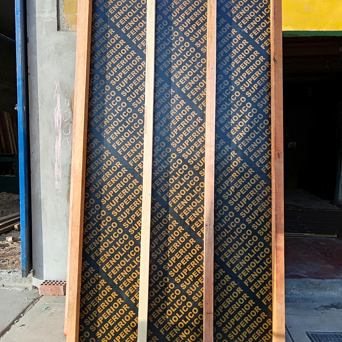 Panel negro 16 mm